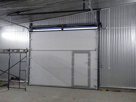 Установка и монтаж секционных гаражных ворот Алютех своими руками. GNG Service.